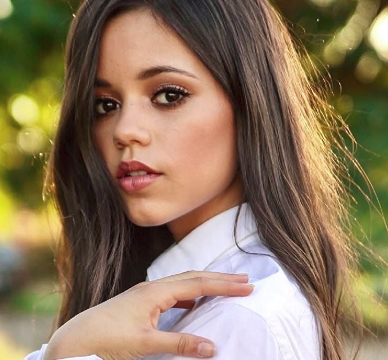 Jenna Ortega Told Me Her Beauty Routine for Summer 2021