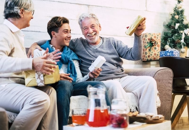 Best Technology-Based Gifts To Give Grandparents