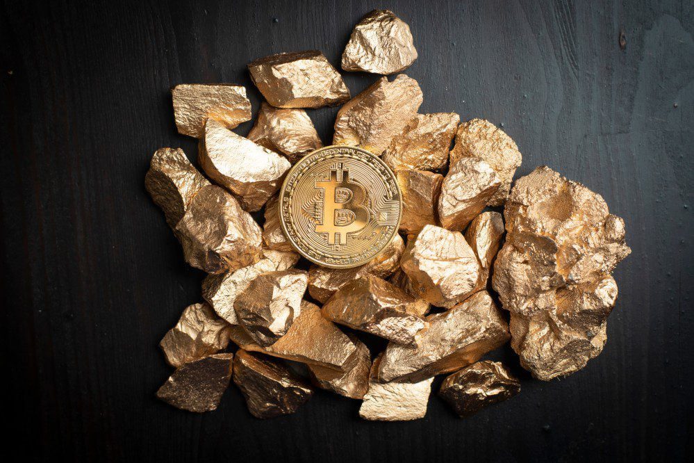 Gold vs. Bitcoin. Which is a better investment?