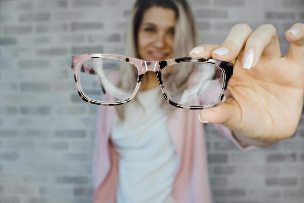 How to Preserve Your Confidence After Getting Glasses