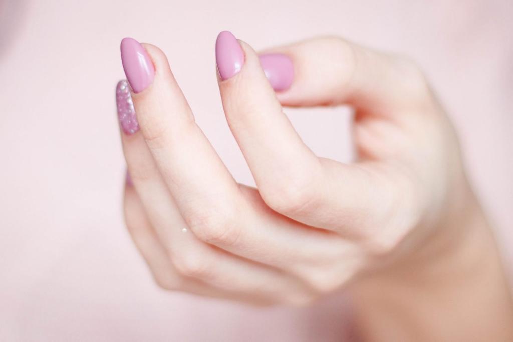 3 Tips You Can Use When Selecting a Type of Press-On Nails To Make You Look Great